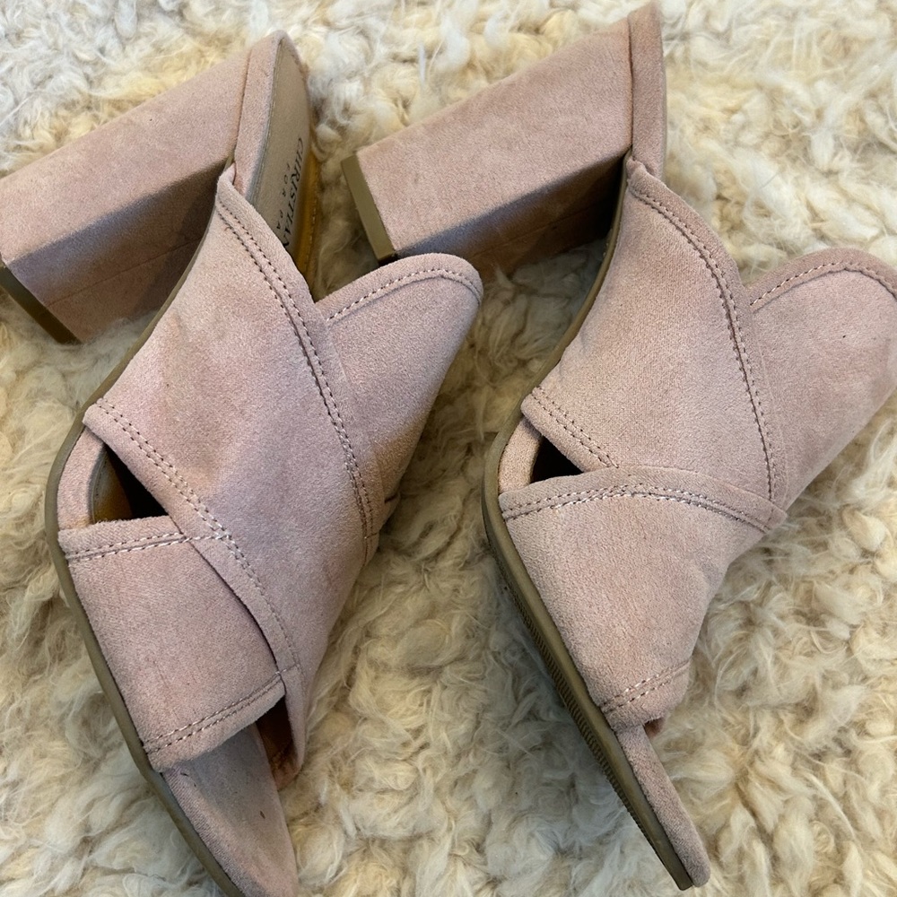 Chic Pink Suede Block Heel Sandals